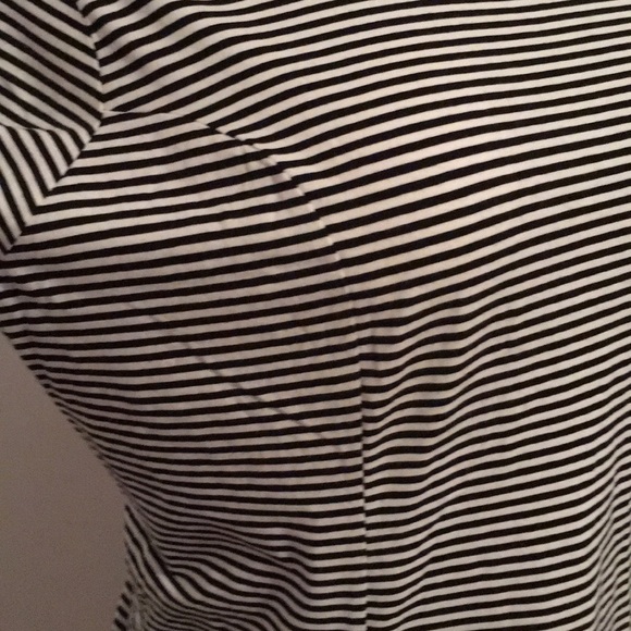 Very Flattering modified peplum tee 26/28 close out sale 🎉 - Picture 4 of 8